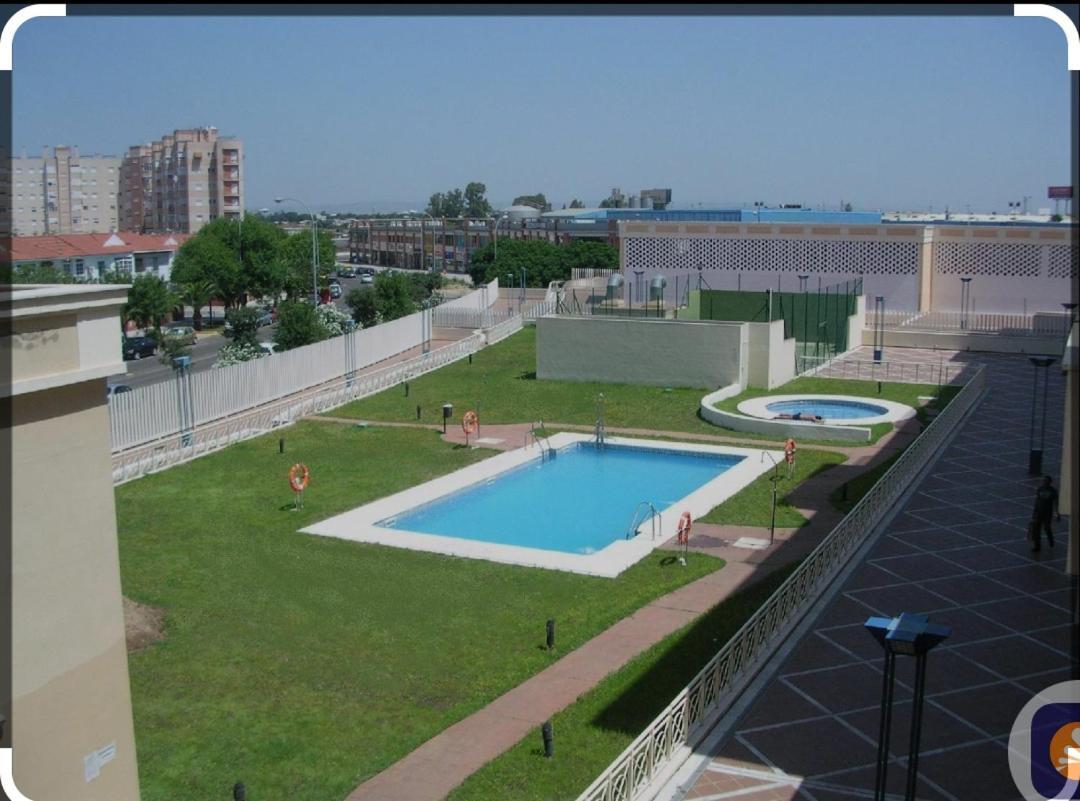 Apartamento De Lux Sevilla Este Exterior foto